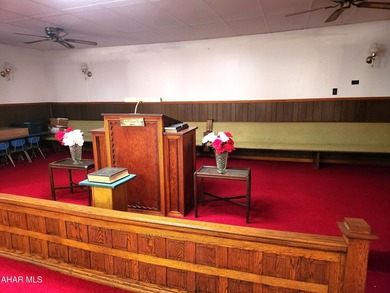 Are you looking for a storage building or a meeting place? This - photo 4