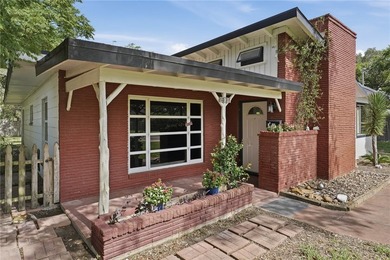 Don't miss out on this charming 2-bdrm,1 bath cottage peacefully - photo 1