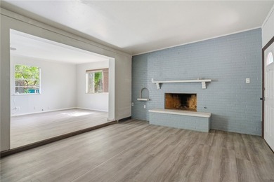 Don't miss out on this charming 2-bdrm,1 bath cottage peacefully - photo 6