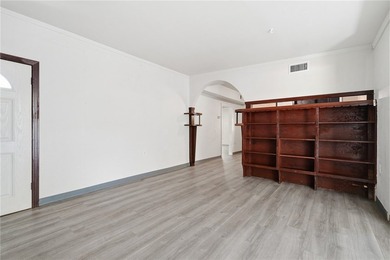 Don't miss out on this charming 2-bdrm,1 bath cottage peacefully - photo 9
