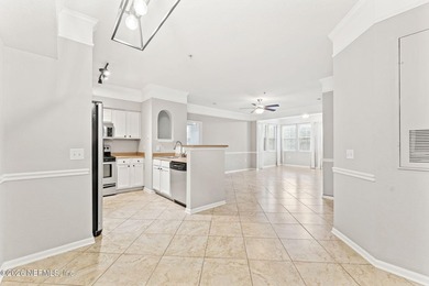 You will love this 2/2 beautiful light and bright condo in the - photo 11
