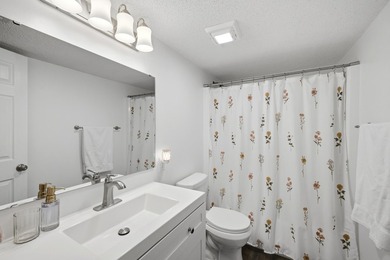 Rental opportunity across from the college. Owner has continued - photo 14