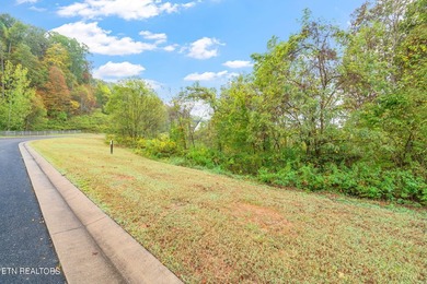 Nestled in the heart of Oak Ridge, Forest Creek Village presents - photo 15