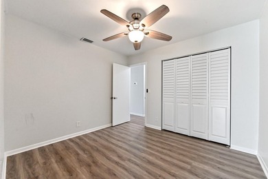 Corner unit villa features 2 bed, 2 bath, large den (could be a - photo 19