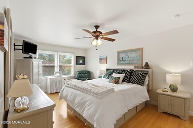 A family-ready Center Hall Colonial in the Cedar Grove - photo 20