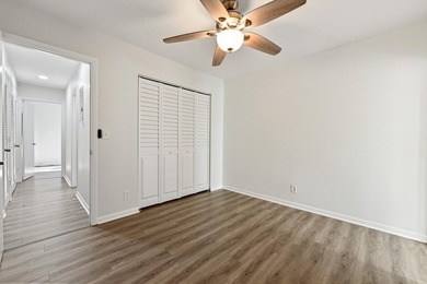 Corner unit villa features 2 bed, 2 bath, large den (could be a - photo 20