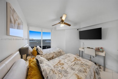 EXPERIENCE THE EPITOME OF OCEANFRONT LIVING WITH UNPARALLELED - photo 21