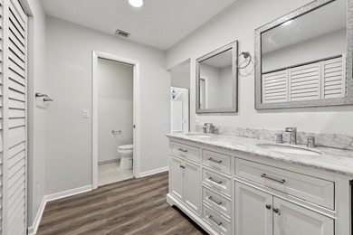 Corner unit villa features 2 bed, 2 bath, large den (could be a - photo 30