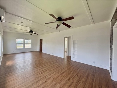 Located near Downtown Corpus Christi, this charming 3-bedroom - photo 5