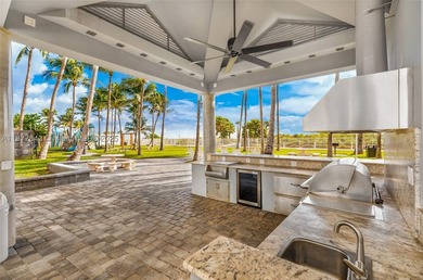 EXPERIENCE THE EPITOME OF OCEANFRONT LIVING WITH UNPARALLELED - photo 35