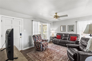 Welcome to this beautifully maintained 3 bedroom, 1 bath home - photo 4