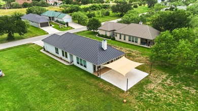Perfectly positioned along the 15th fairway of Apple Rock Golf - photo 1