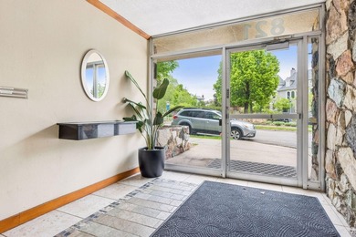 Welcome to the Lowry Hill Park Condominiums! Located directly - photo 4