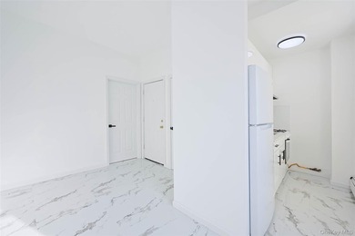 Great investment opportunity in the Bronx with low annual taxes - photo 17