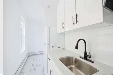 Great investment opportunity in the Bronx with low annual taxes - photo 19
