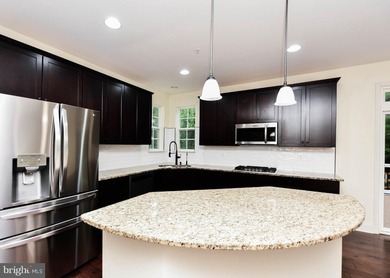 ***BACK on MARKET*** ***UPDATED*** Welcome to this beautiful - photo 22