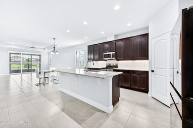 PANGEA PARK LAKEFRONT GEM IN WEST VIERA! Stunning 4-bedroom, 2 - photo 3