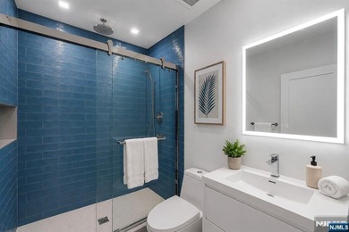 Welcome to 35 Jane Drive, a spectacular contemporary residence - photo 15