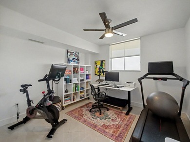 Beautiful, bright 2-bedroom, 2-bath unit with high ceilings and - photo 16