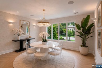Welcome to 35 Jane Drive, a spectacular contemporary residence - photo 20