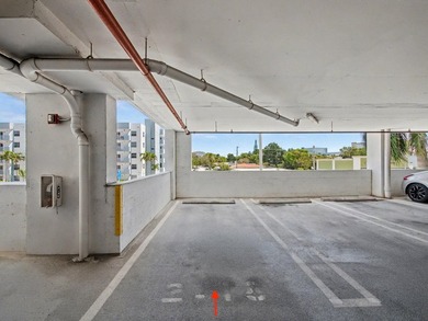 Beautiful, bright 2-bedroom, 2-bath unit with high ceilings and - photo 23