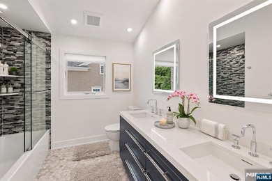 Welcome to 35 Jane Drive, a spectacular contemporary residence - photo 29