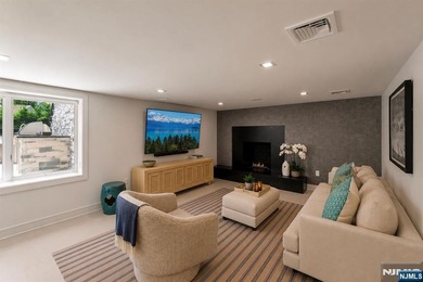 Welcome to 35 Jane Drive, a spectacular contemporary residence - photo 34