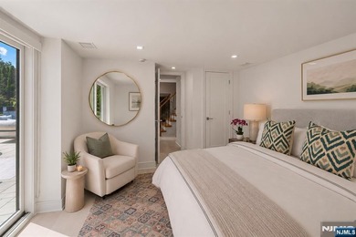 Welcome to 35 Jane Drive, a spectacular contemporary residence - photo 43