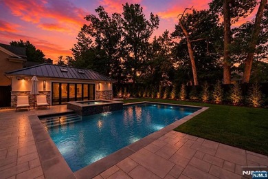 Welcome to 35 Jane Drive, a spectacular contemporary residence - photo 49