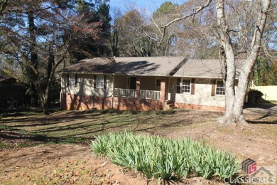 Lake Lanier Home For Sale in Oakwood Georgia