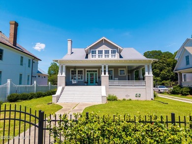 Welcome to one of Windsor's most beloved homes--a stunning 1922 - photo 2