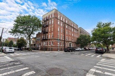 PRICE REDUCTION - NOW $1,999,000. Seller is taking offers - photo 2