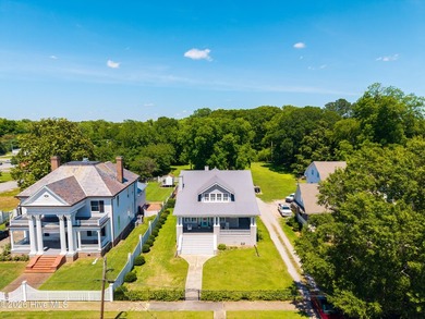Welcome to one of Windsor's most beloved homes--a stunning 1922 - photo 4