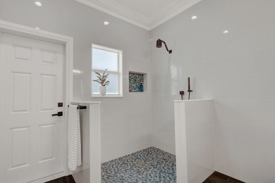 Experience the charm of a Key West-inspired retreat in the heart - photo 32
