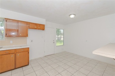 Welcome home to this charming 3-bedroom, 2-bath brick residence - photo 7