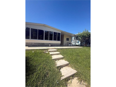 Caloosahatchee River Home For Sale in Fort Myers Florida