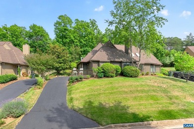 Nestled on a quiet cul-de-sac in Mill Creek Village, this - photo 3