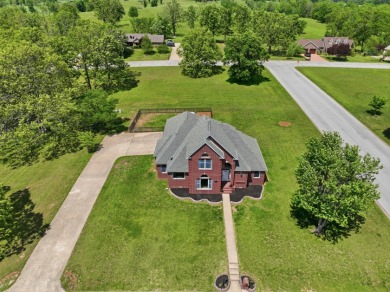 West Plains, MO Luxury Home in Golf Course Subdivision for Sale - photo 24