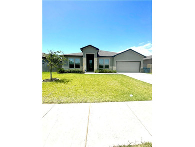 This Exquisite 4 Bed 3 full bath OPEN FLOOR PLAN is perfect to - photo 2