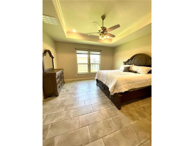 This Exquisite 4 Bed 3 full bath OPEN FLOOR PLAN is perfect to - photo 8