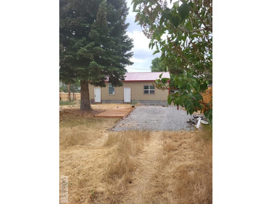 (private lake, pond, creek) Home Sale Pending in Mackay Idaho