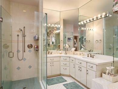 Welcome to this beautifully maintained one-story residence - photo 13