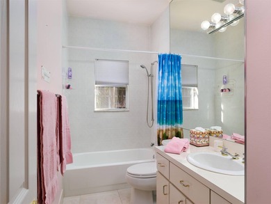 Welcome to this beautifully maintained one-story residence - photo 15