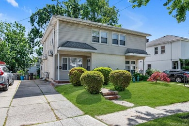 Prime Bayside Single Family Brick Semi Attached , Walk to - photo 17