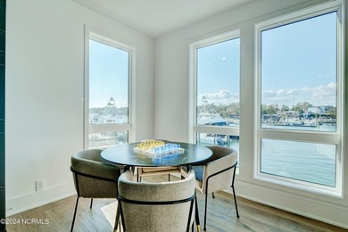 Experience modern waterfront luxury with some of the most - photo 18