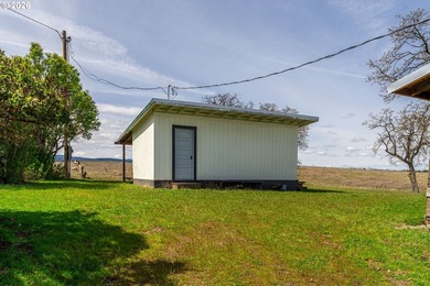 A once-in-a-generation opportunity to acquire one of Oregon's - photo 23