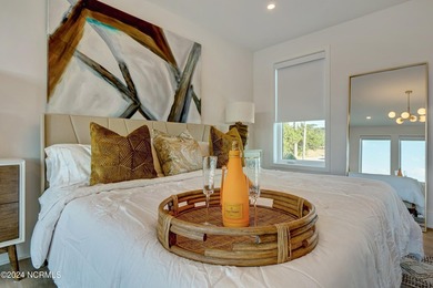 Experience modern waterfront luxury with some of the most - photo 31