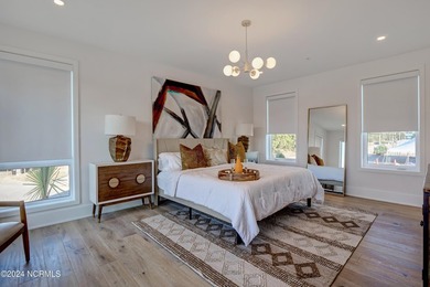 Experience modern waterfront luxury with some of the most - photo 32