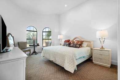 Discover true luxury in this stunning Arthur Rutenberg Estate - photo 47