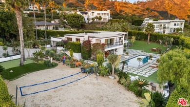 Wide open ocean views, a huge lush yard, and a resort-style - photo 12